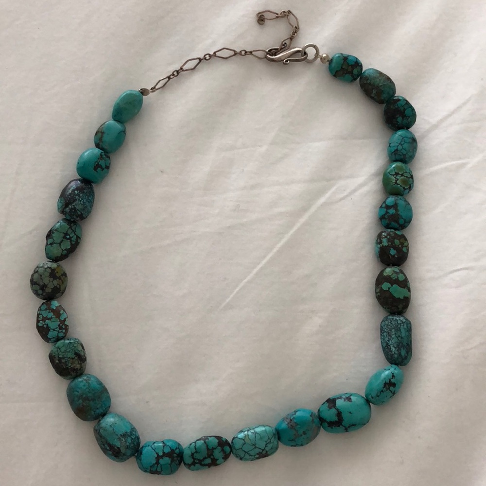 Turquoise bead necklace